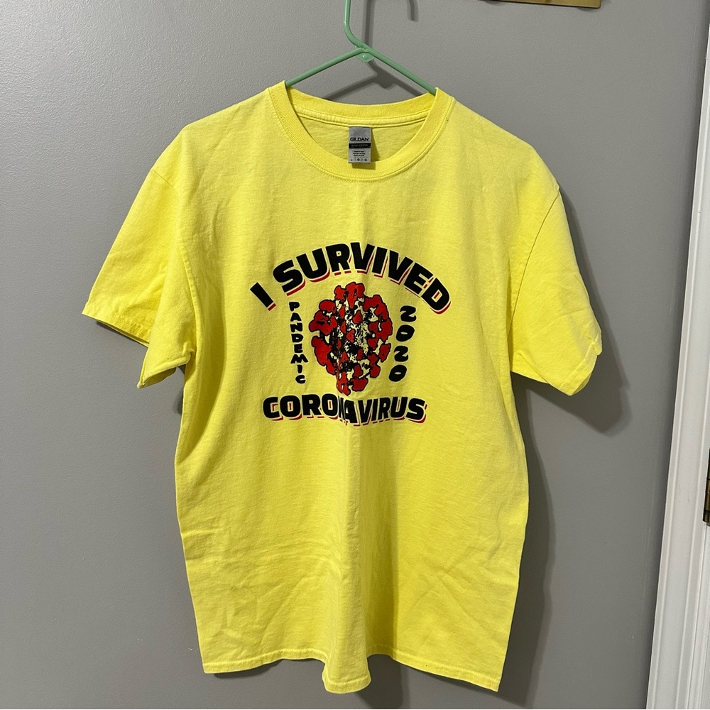 Gildan Yellow 'I Survived Coronavirus' T-Shirt